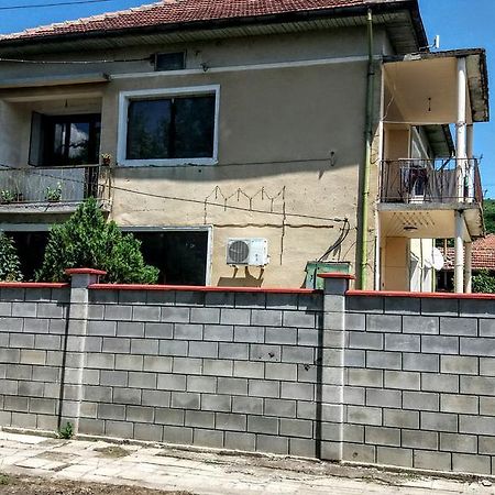Guest Rooms Simona 2 Opanets Екстериор снимка