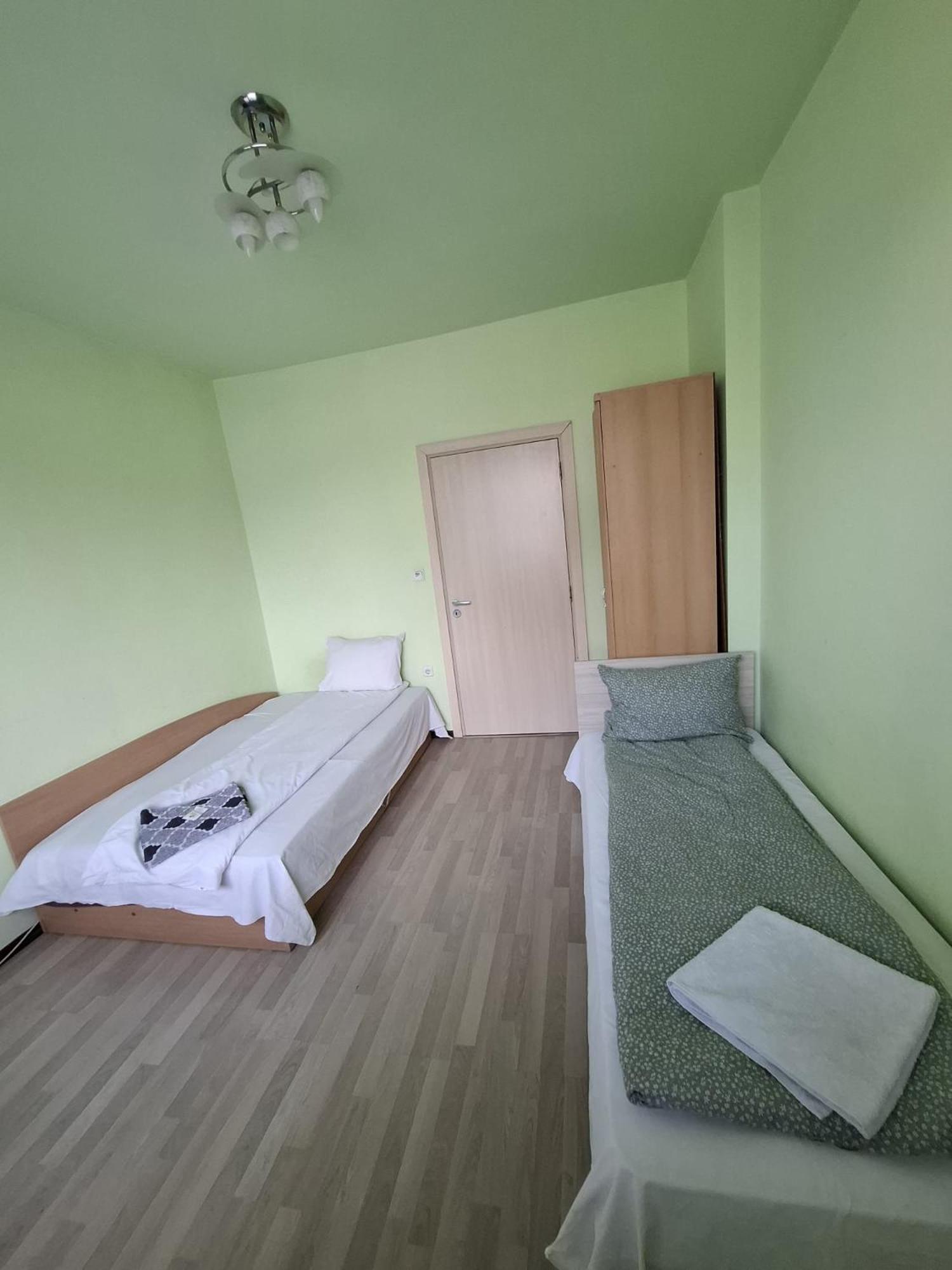 Guest Rooms Simona 2 Opanets Екстериор снимка